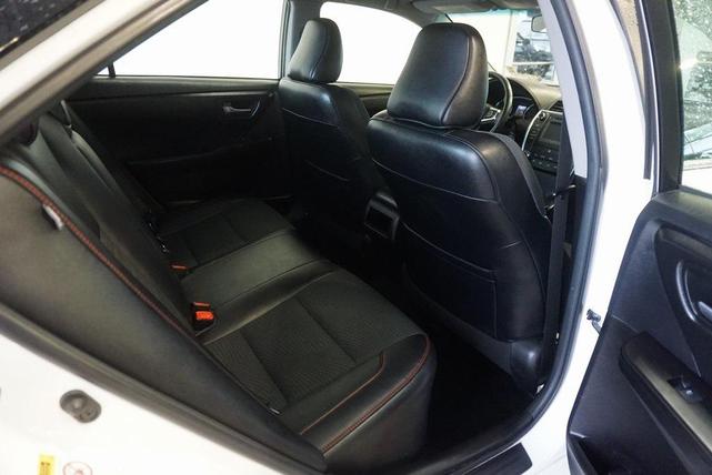 Photo of 2017 Super White Toyota Camry