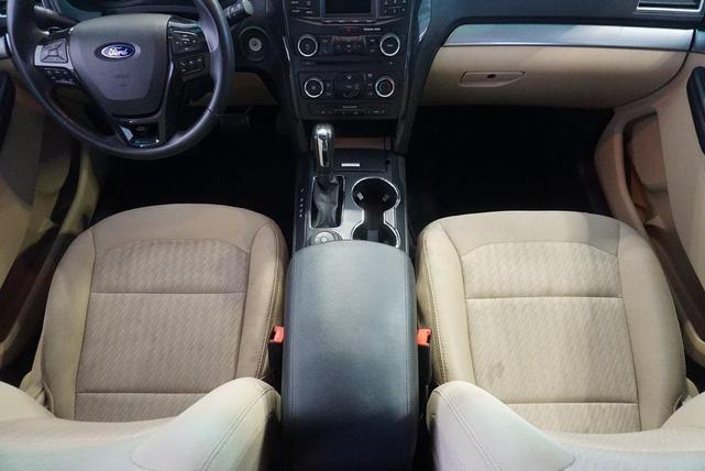 Photo of 2017 Oxford White Ford Explorer