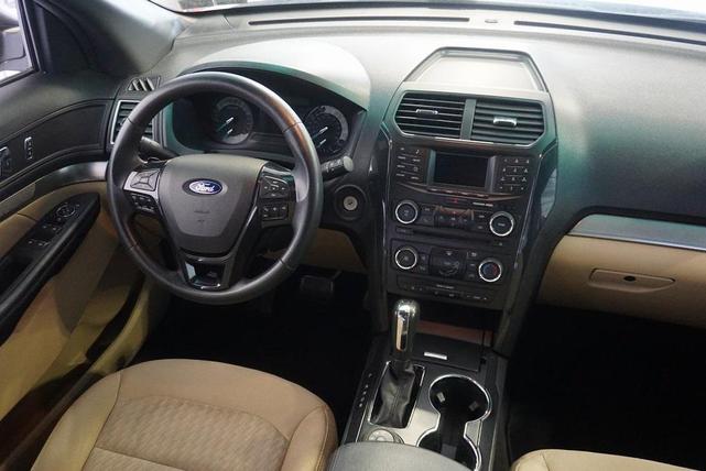 Photo of 2017 Oxford White Ford Explorer