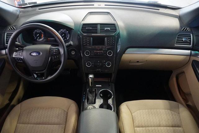 Photo of 2017 Oxford White Ford Explorer