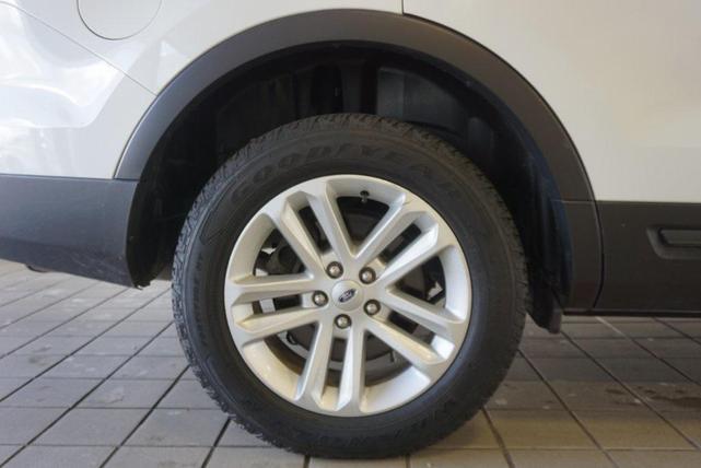 Photo of 2017 Oxford White Ford Explorer