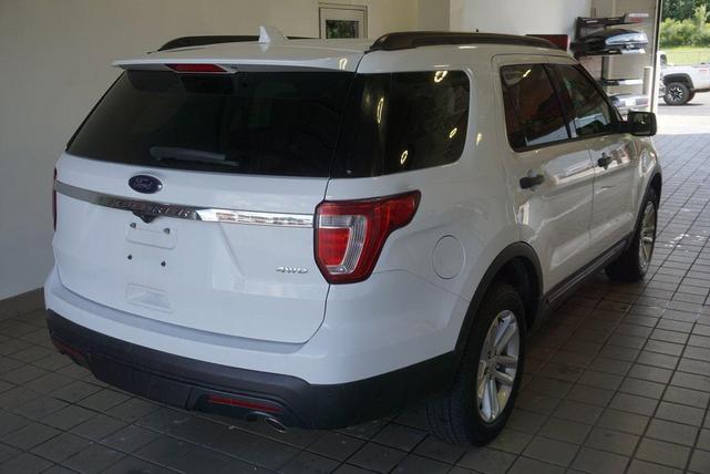 Photo of 2017 Oxford White Ford Explorer