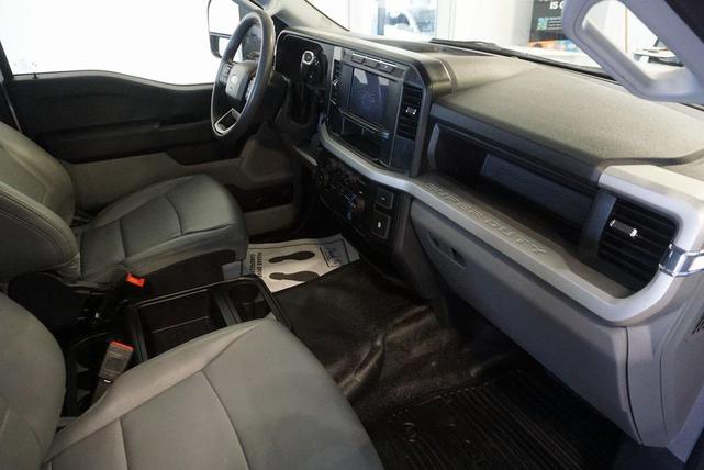 Photo of 2023 Oxford White Ford F-250