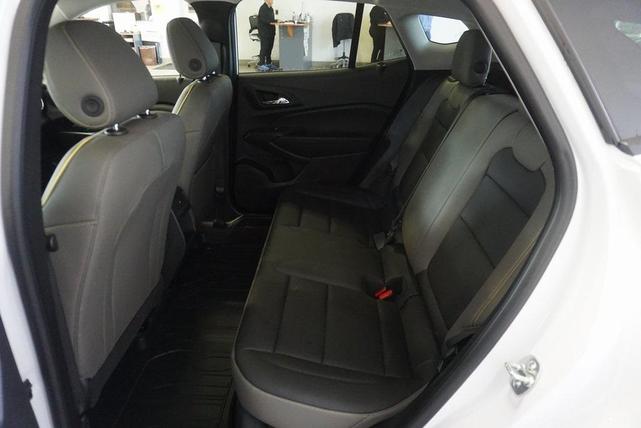 Photo of 2025 Summit White Chevrolet Trax