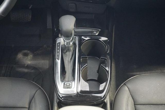 Photo of 2025 Summit White Chevrolet Trax