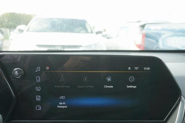 Photo of 2025 Summit White Chevrolet Trax