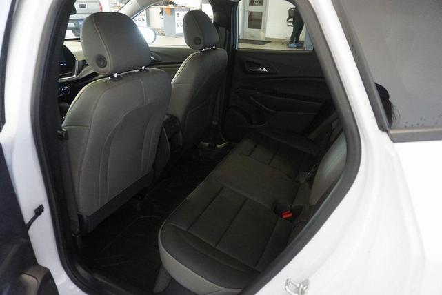 Photo of 2025 Summit White Chevrolet Trax