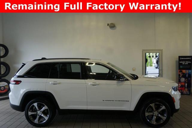 Photo of 2023 Bright White Clearcoat Jeep Grand Cherokee 4xe