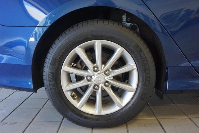 Photo of 2019 Lakeside Blue Hyundai SONATA