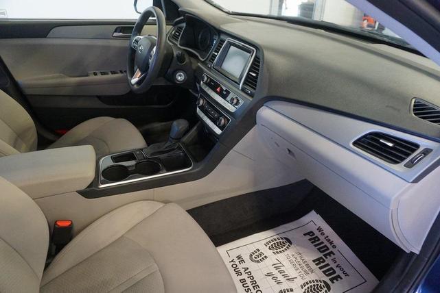 Photo of 2019 Lakeside Blue Hyundai SONATA