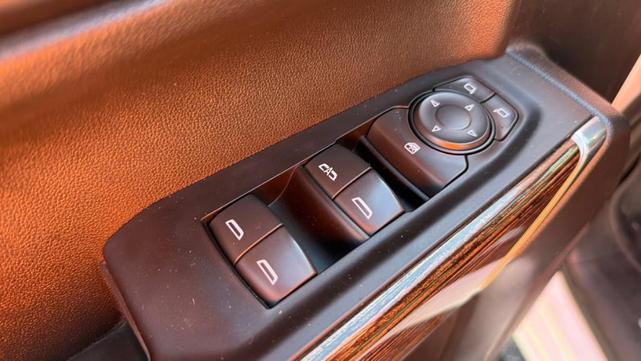 Photo of 2021 Summit White GMC Sierra 1500