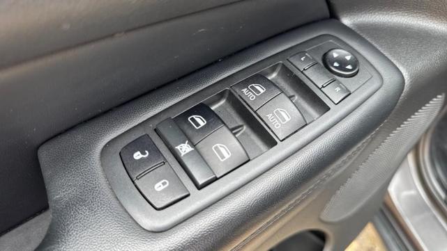 Photo of 2021 Granite Crystal Metallic Jeep Grand Cherokee