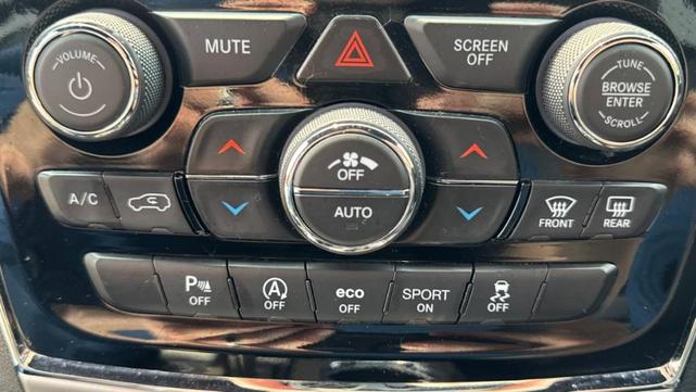 Photo of 2021 Granite Crystal Metallic Jeep Grand Cherokee
