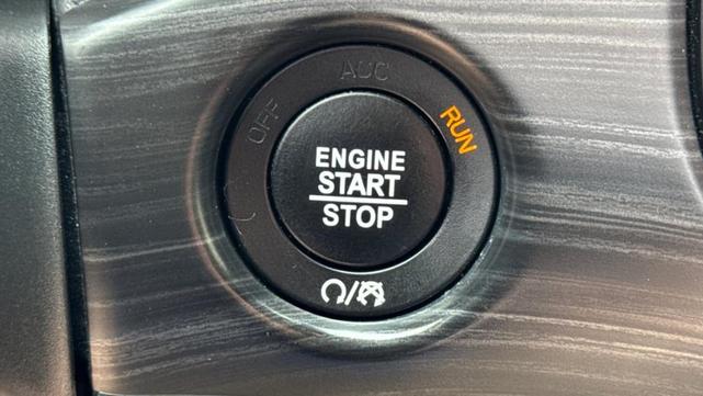 Photo of 2021 Granite Crystal Metallic Jeep Grand Cherokee