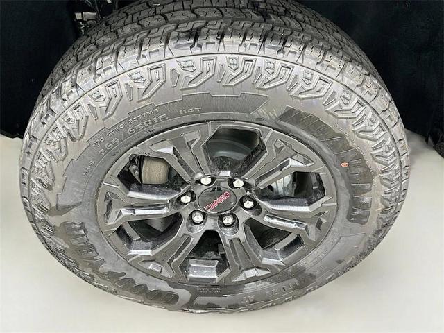 Photo of 2025 Onyx Black GMC Canyon