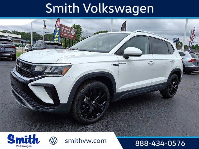 Photo of 2022 Pure White Volkswagen Taos