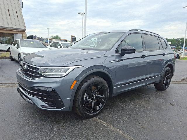 Photo of 2024 Platinum Gray Metallic Volkswagen Tiguan