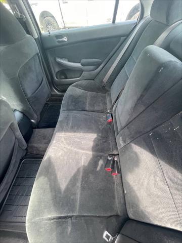 Photo of 2006 Alabaster Silver Metallic Honda Accord