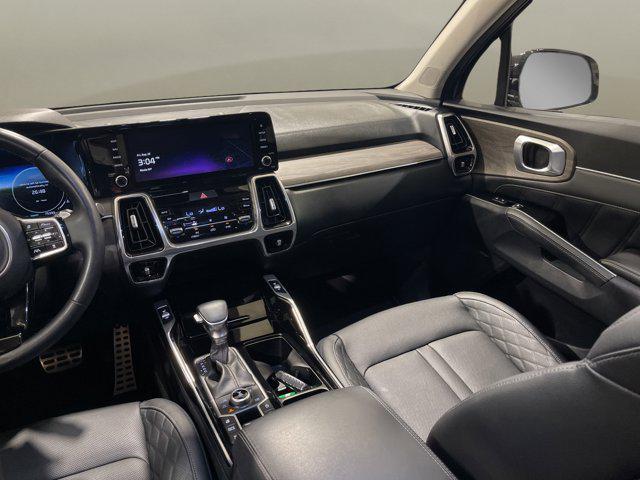 Photo of 2021 Crystal Beige Kia Sorento
