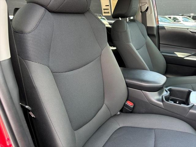 Photo of 2024 Pearl Toyota RAV4