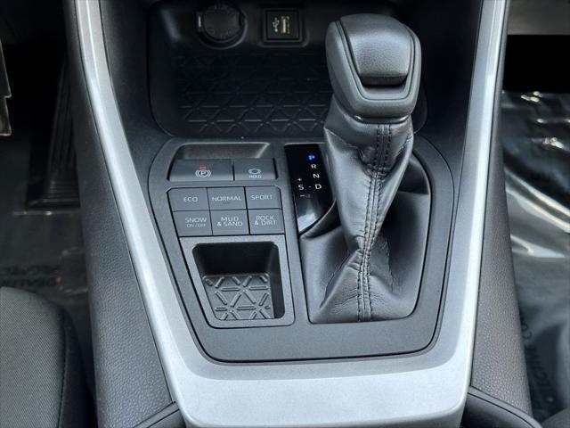 Photo of 2024 Pearl Toyota RAV4