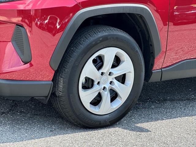 Photo of 2024 Pearl Toyota RAV4