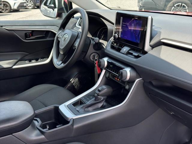 Photo of 2024 Pearl Toyota RAV4