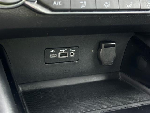 Photo of 2023 Super Black Clearcoat Nissan Altima