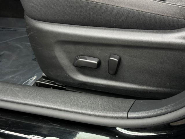 Photo of 2023 Super Black Clearcoat Nissan Altima