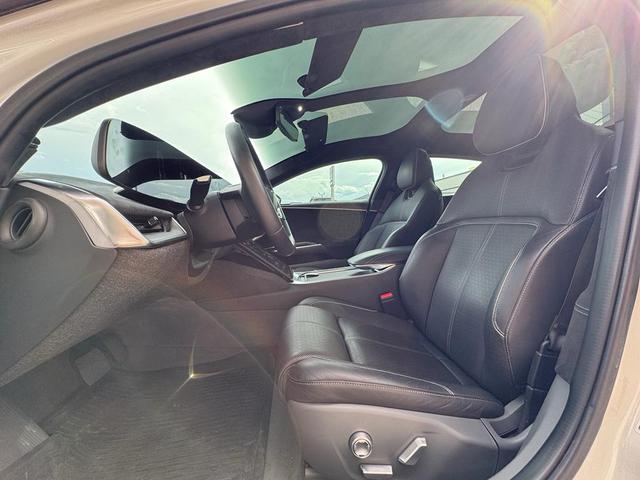 Photo of 2022 Stellar White Lucid Air