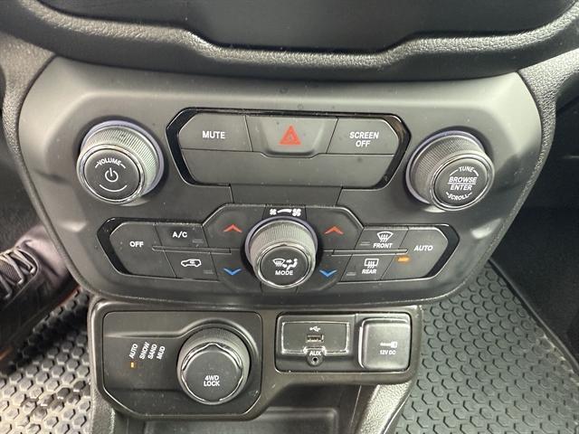 Photo of 2020 Granite Crystal Metallic Jeep Renegade
