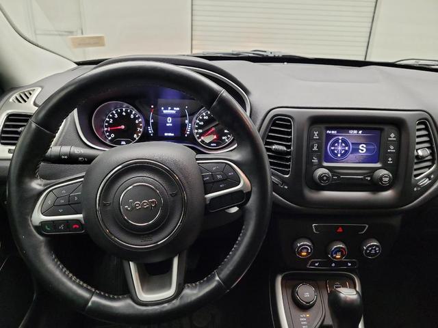 Photo of 2018 Granite Crystal Metallic Clearcoat Jeep Compass