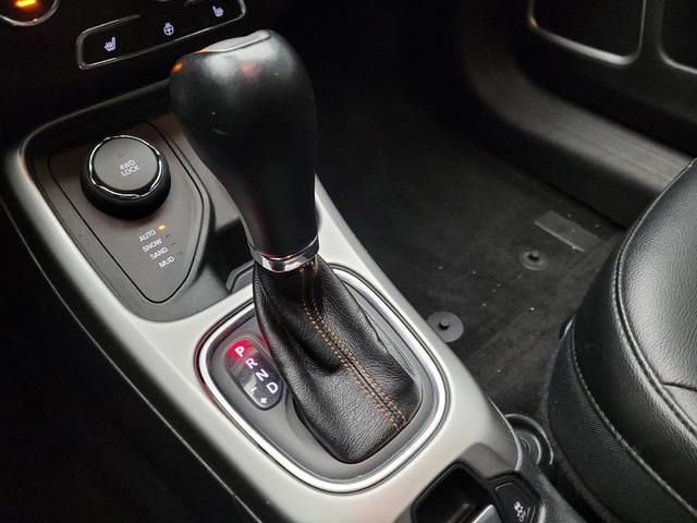 Photo of 2018 Granite Crystal Metallic Clearcoat Jeep Compass