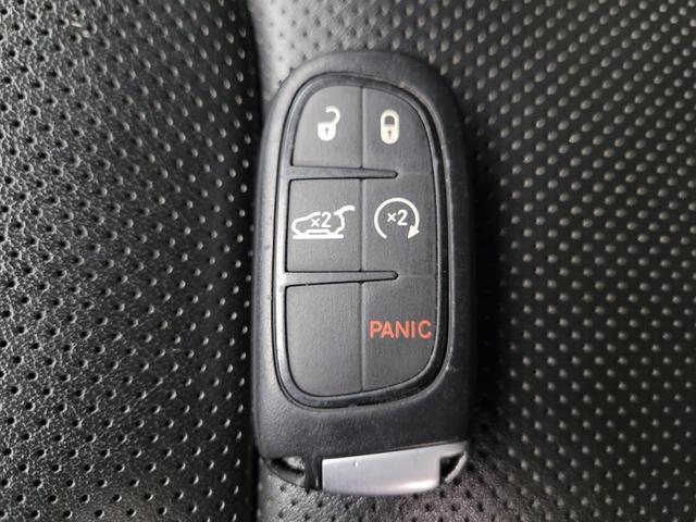Photo of 2021 Slate Blue Pearlcoat Jeep Cherokee