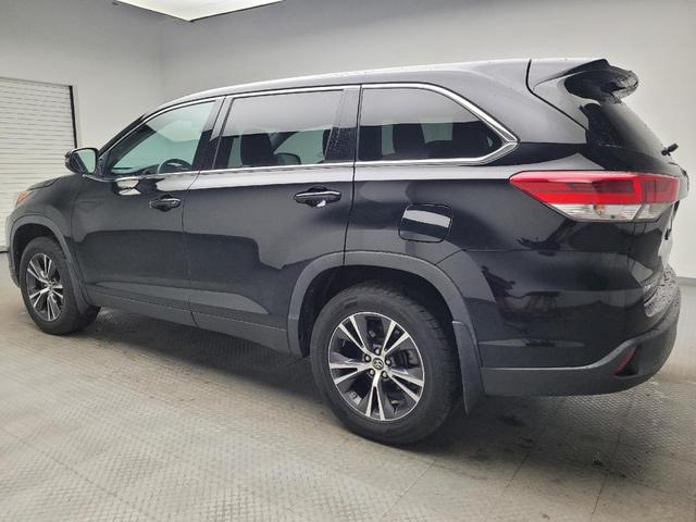 Photo of 2019 Midnight Black Metallic Toyota Highlander