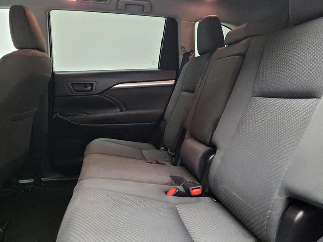 Photo of 2019 Midnight Black Metallic Toyota Highlander