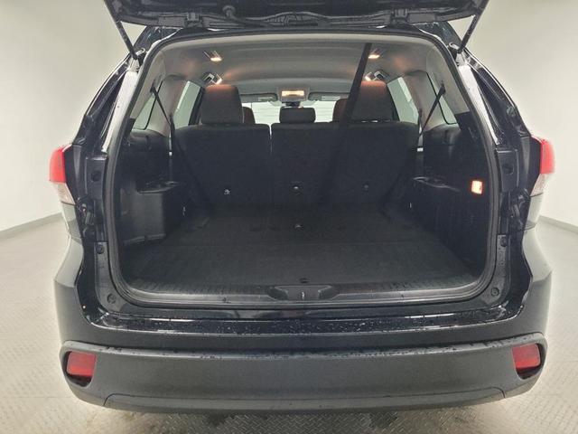 Photo of 2019 Midnight Black Metallic Toyota Highlander