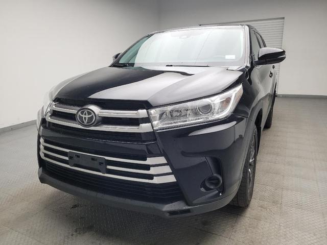 Photo of 2019 Midnight Black Metallic Toyota Highlander