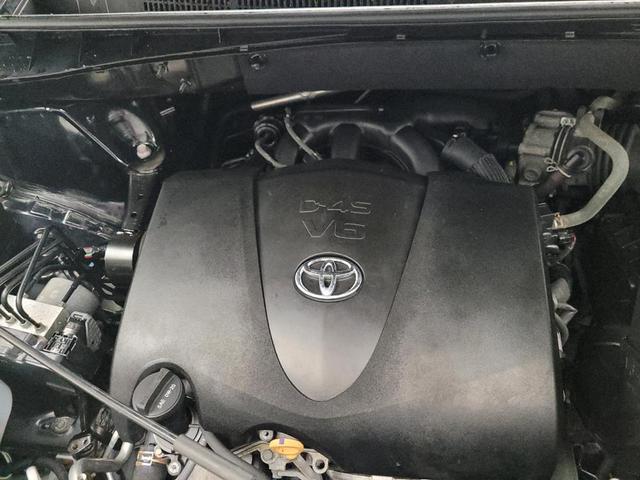 Photo of 2019 Midnight Black Metallic Toyota Highlander