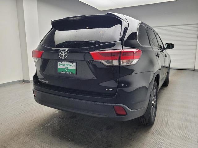 Photo of 2019 Midnight Black Metallic Toyota Highlander