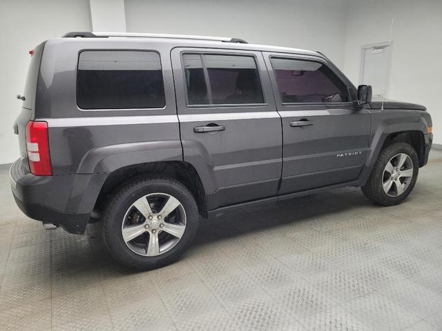 Photo of 2017 Granite Crystal Metallic Clearcoat Jeep Patriot