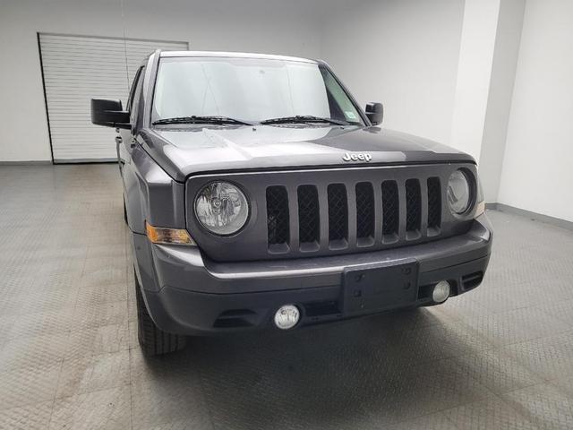 Photo of 2017 Granite Crystal Metallic Clearcoat Jeep Patriot