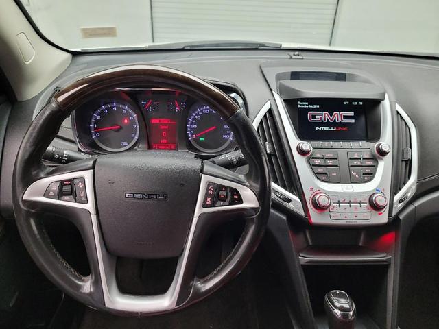 Photo of 2016 White GMC Terrain