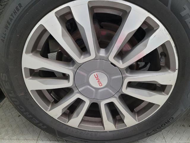 Photo of 2016 White GMC Terrain