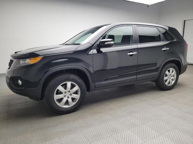 Photo of 2013 Ebony Black Kia Sorento