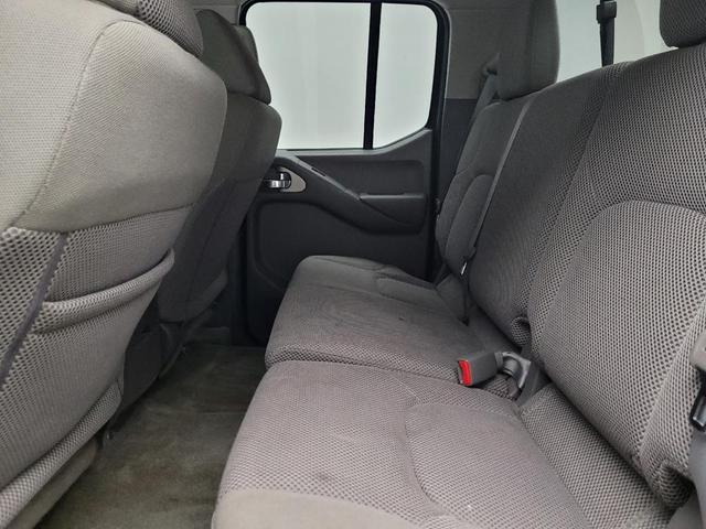 Photo of 2017 Glacier White Nissan Frontier