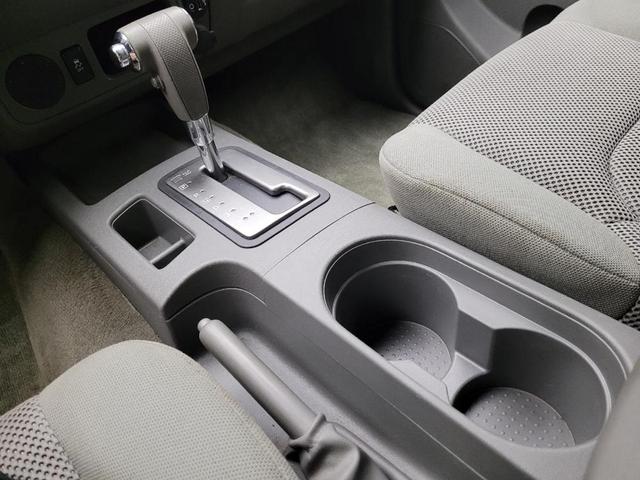 Photo of 2017 Glacier White Nissan Frontier