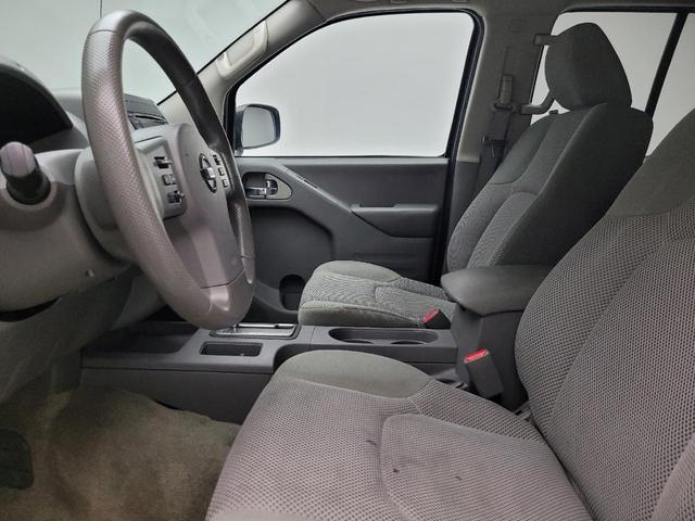 Photo of 2017 Glacier White Nissan Frontier