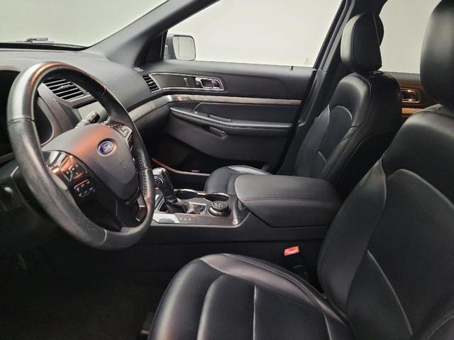 Photo of 2019 Blue Metallic Ford Explorer