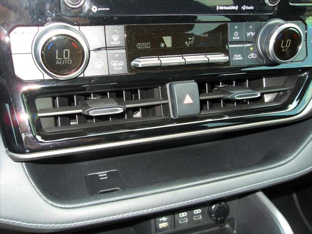 Photo of 2022 Midnight Black Toyota Highlander